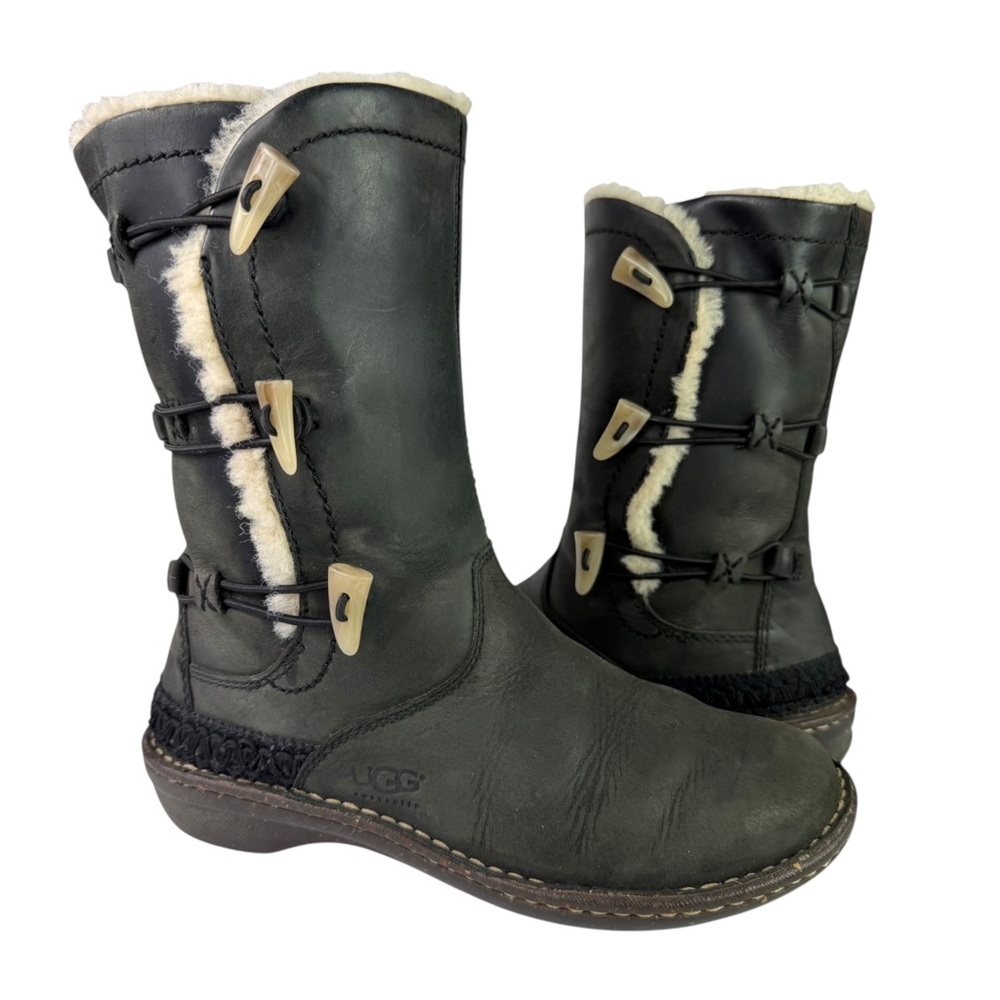 UGG Australia 5156 Vintage Y2K Black Leather Toggle Shearling Boots Women’s 8